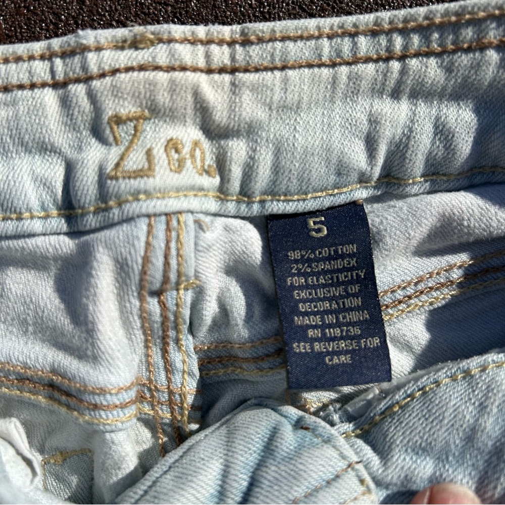 ZCO Women’s Light Wash Boot Cut Jeans - Picture 5 of 8